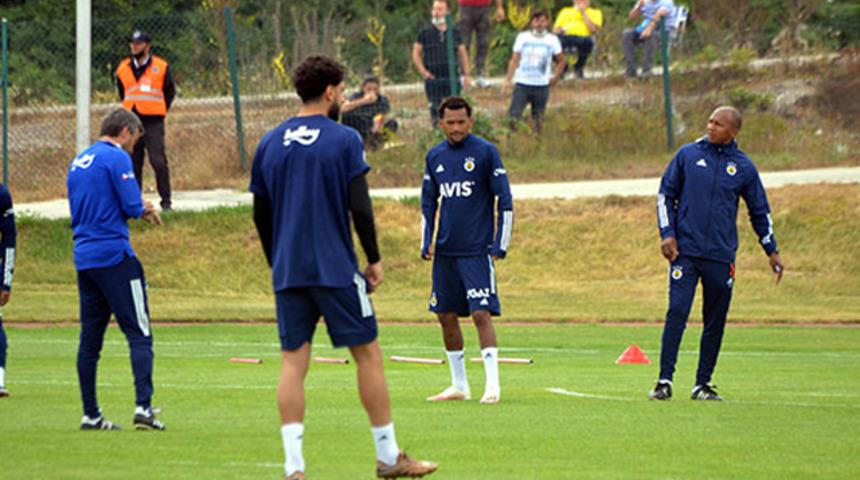 Fenerbahçe yarım sahada çift kale maç yaptı