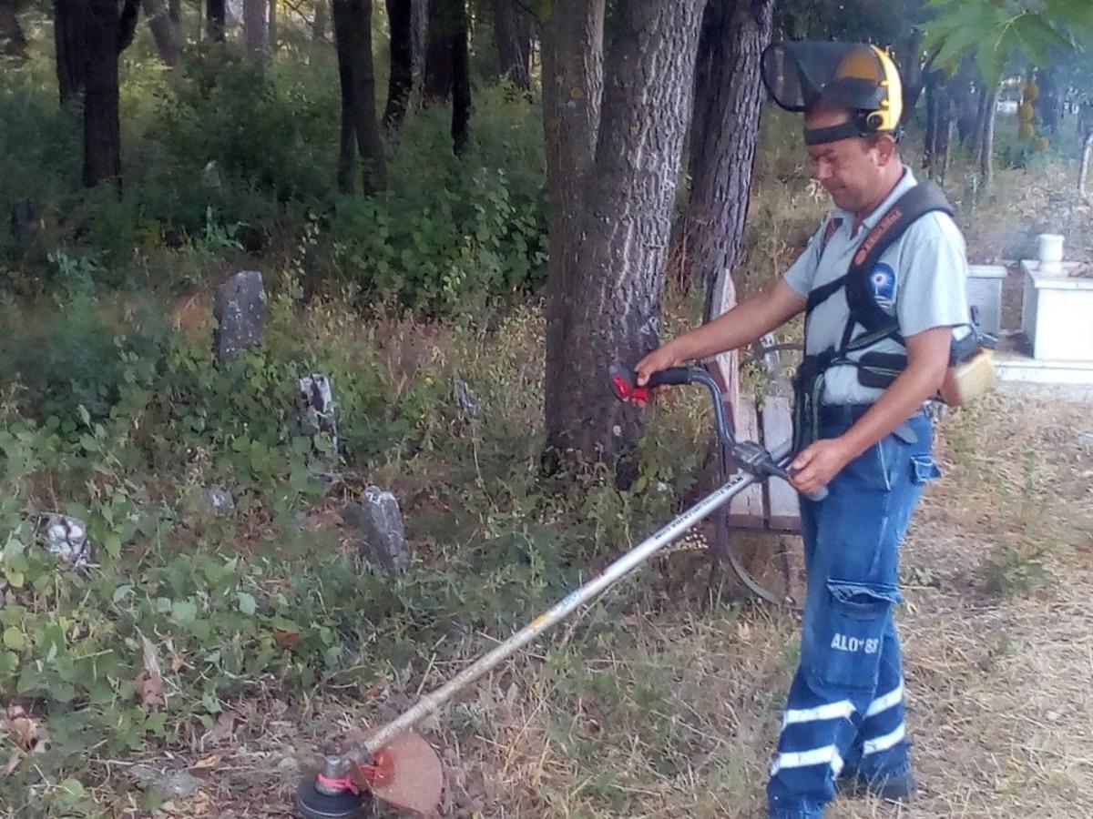 Mezarlıklara bakım &ccedil;alışması