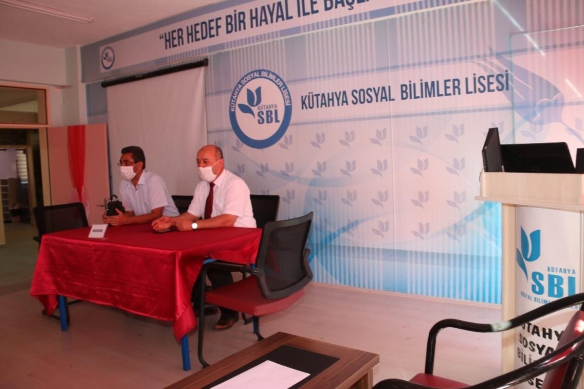 M&uuml;d&uuml;r Başyiğit&rsquo;ten, Sosyal Bilimler Lisesi&rsquo;ne ziyaret