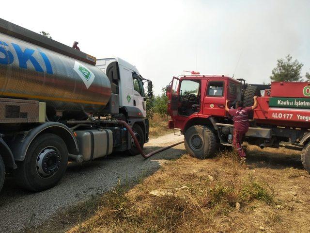 Adana itfaiyesi, yangını söndürmek için seferber oldu