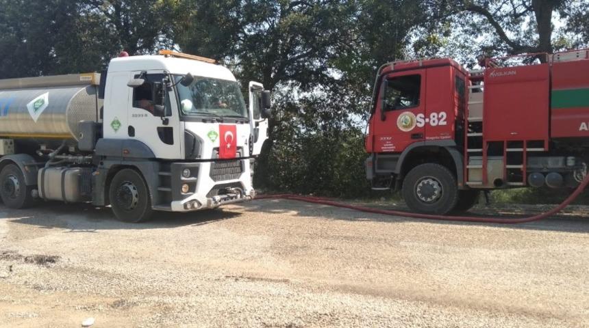 Adana itfaiyesi, yangını s&ouml;nd&uuml;rmek i&ccedil;in seferber oldu