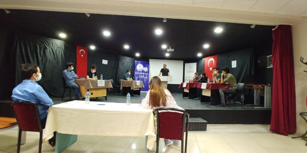 M&uuml;nazara Ligi&rsquo;nde yarıştılar