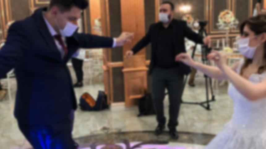 'Pes' dedirten olay! 'Oynamayan korona olsun inşallah' dedi, herkes halaya durdu