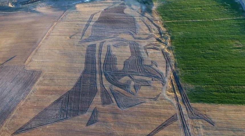 Bakanlık Sultan Alparslan'ın siluetinin görüntüsünü paylaştı