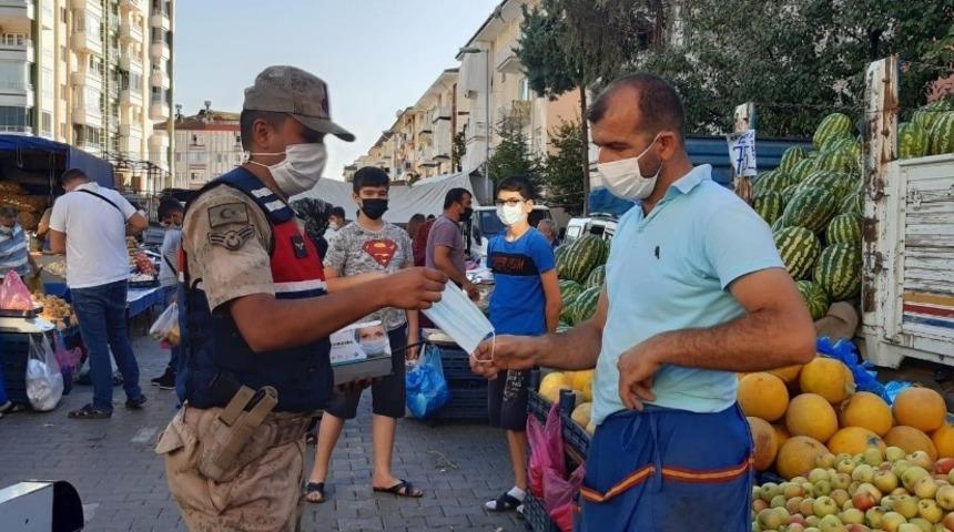 Pazarda Covid-19 denetimi arttırıldı