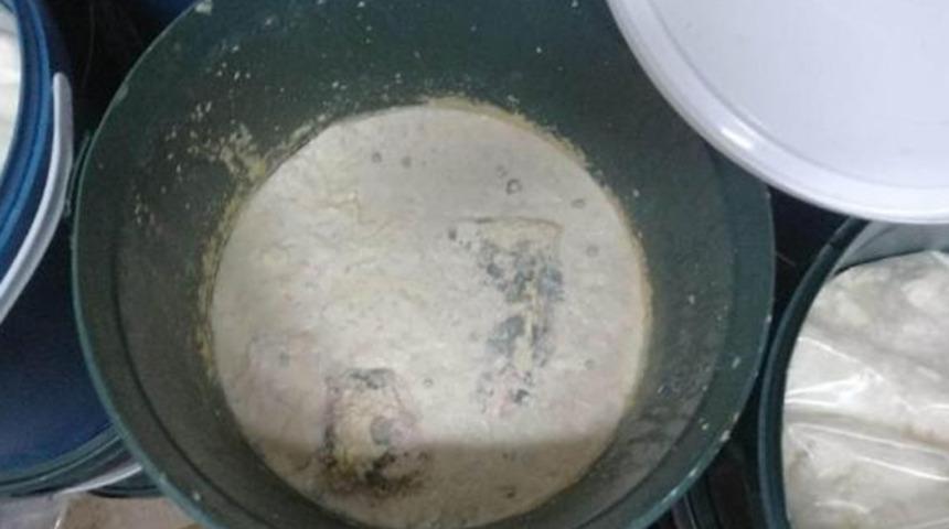 Piyasa süreceklerdi! Tarihi geçmiş 3 ton peynir ele geçirildi