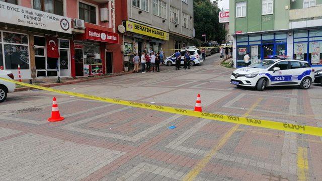 Beykoz'da otomobille derneğe girdiler! Kurşun yağdırdılar