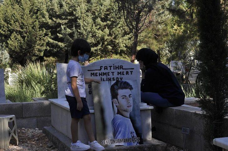 Mehmet Mert İliksoy mezarı başında anıldı G3