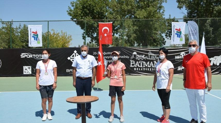 Adıyamanlı sporcular madalyayla d&ouml;nd&uuml;