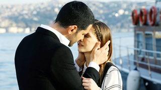 Keremcem eski sevgilisi Ezgi Asaroğlu'nu unutamadı