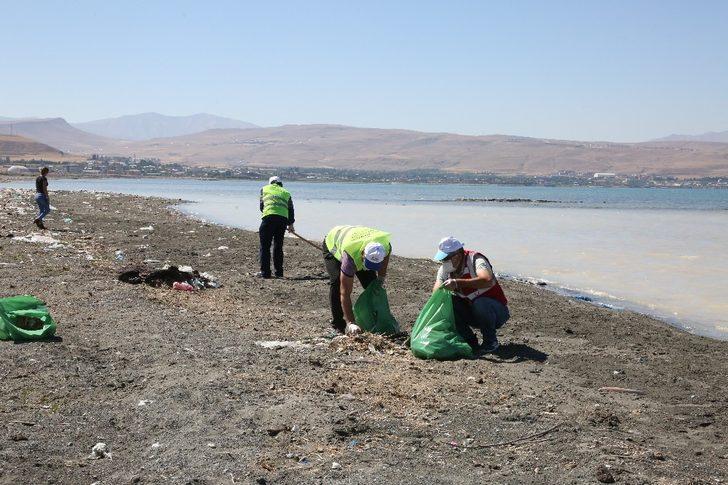 Van Büyükşehir fidanlık sahilinde 28 ton çöp topladı G2