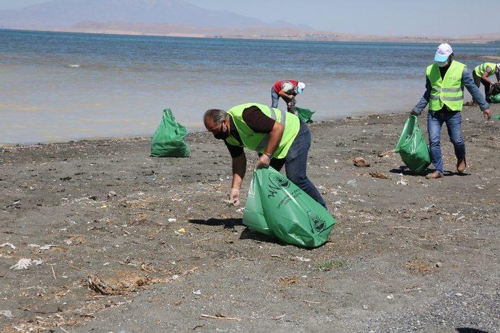 Van Büyükşehir fidanlık sahilinde 28 ton çöp topladı G3