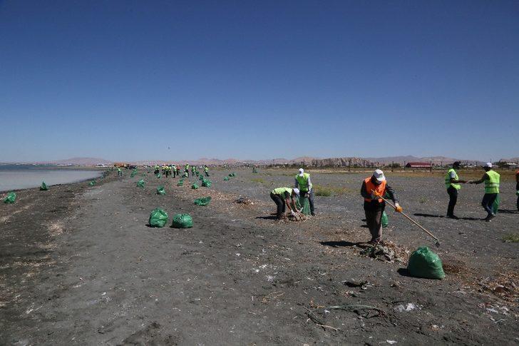 Van Büyükşehir fidanlık sahilinde 28 ton çöp topladı G4