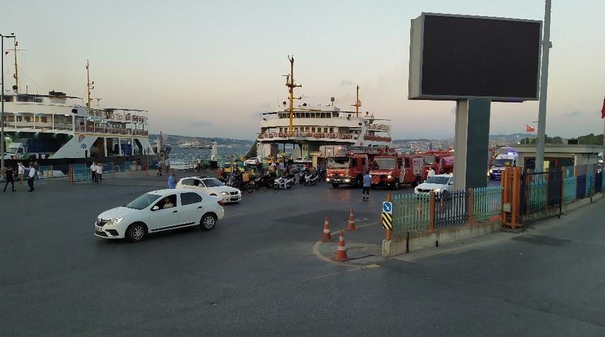 Sirkeci'de arabalı vapurda panik anları! İtfaiye ekibi sevk edildi