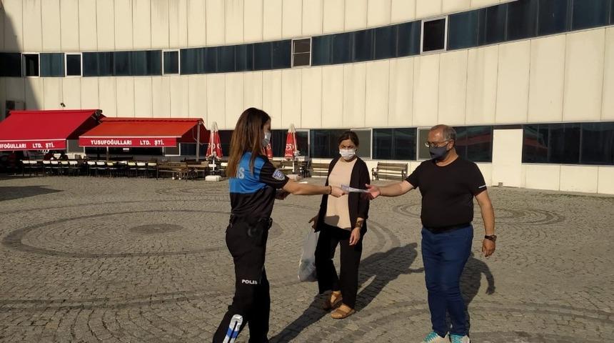 Kars&rsquo;ta polisten Kovid-19 bilgilendirmesi