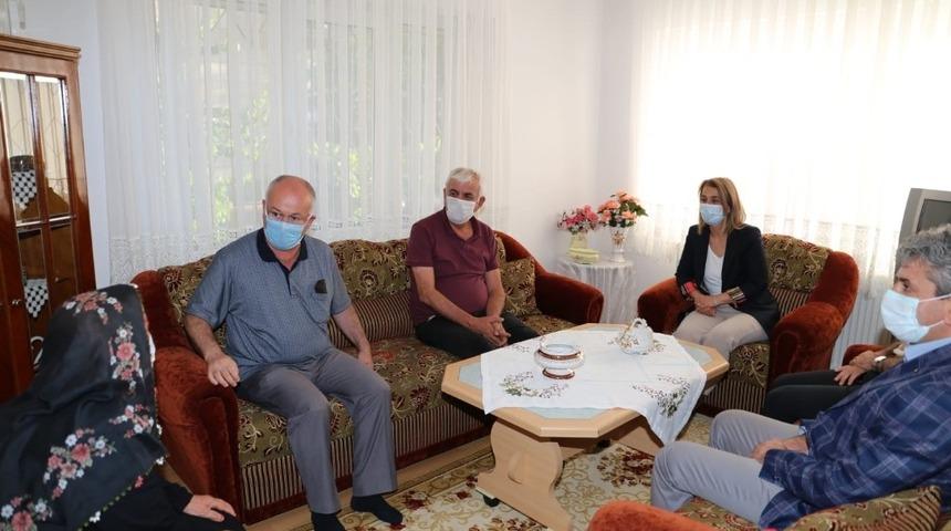 Vali Becel, şehit ailesini ziyaret etti