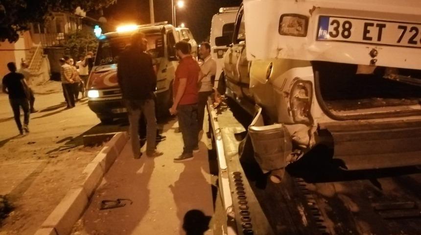 Otomobiller &ccedil;arpıştı: 1 yaralı