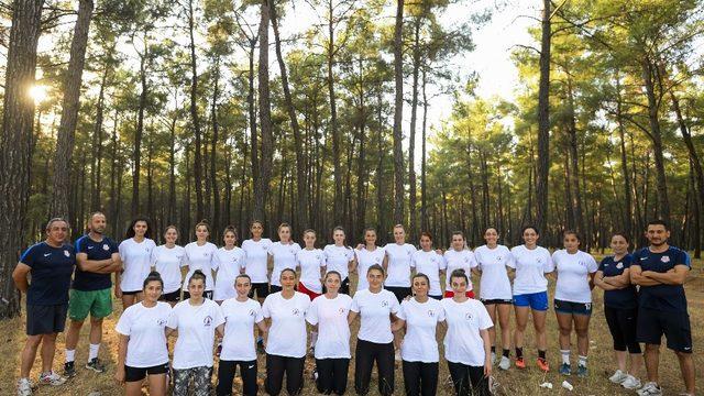 Muratpaşa Belediyespor kadın hentbol takımı yeni sezon hazırlıklarını sürdürüyor