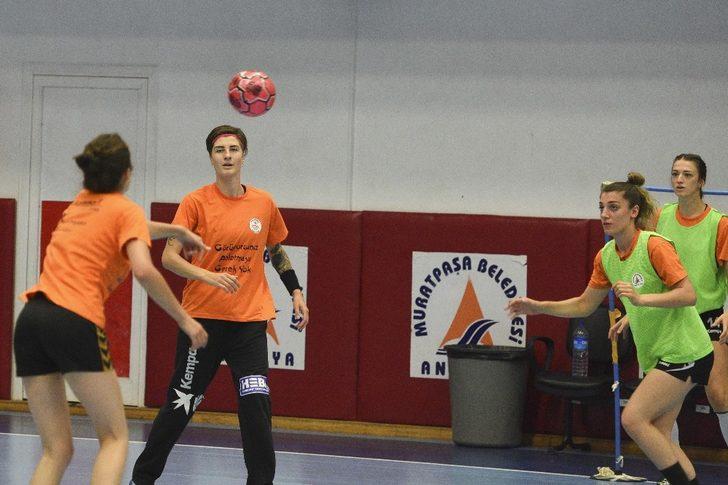 Muratpaşa Belediyespor kadın hentbol takımı yeni sezon hazırlıklarını sürdürüyor G3