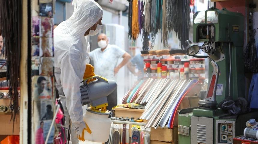 Zafer &Ccedil;arşısında d&uuml;zenli dezenfeksiyon &ccedil;alışması yapılıyor