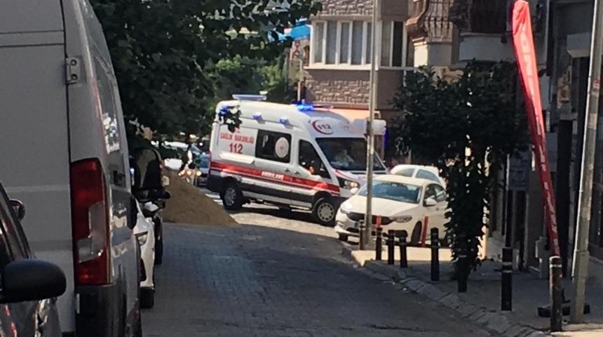 &Uuml;zerine tuğla d&uuml;şen inşaat iş&ccedil;isi yaralandı