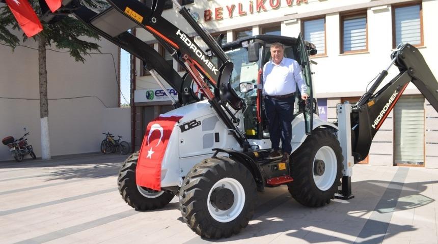 Beylikova Belediyesi&rsquo;ne sıfır iş makinesi alındı