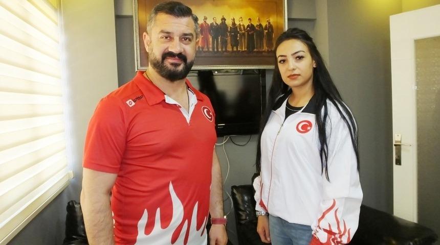 Edremitli gen&ccedil; g&uuml;reş&ccedil;i şampiyonalara hazırlanıyor