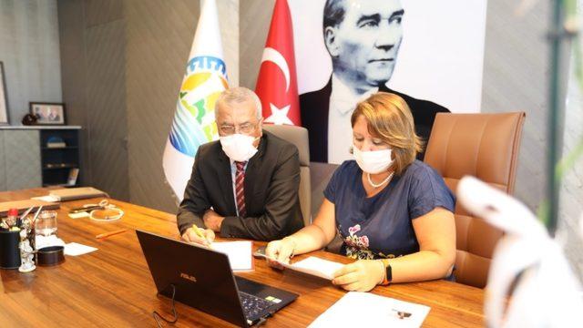 Başkan Tarhan, ’Akıllı Atık Yöneten Kentler Toplantısı’na katıldı