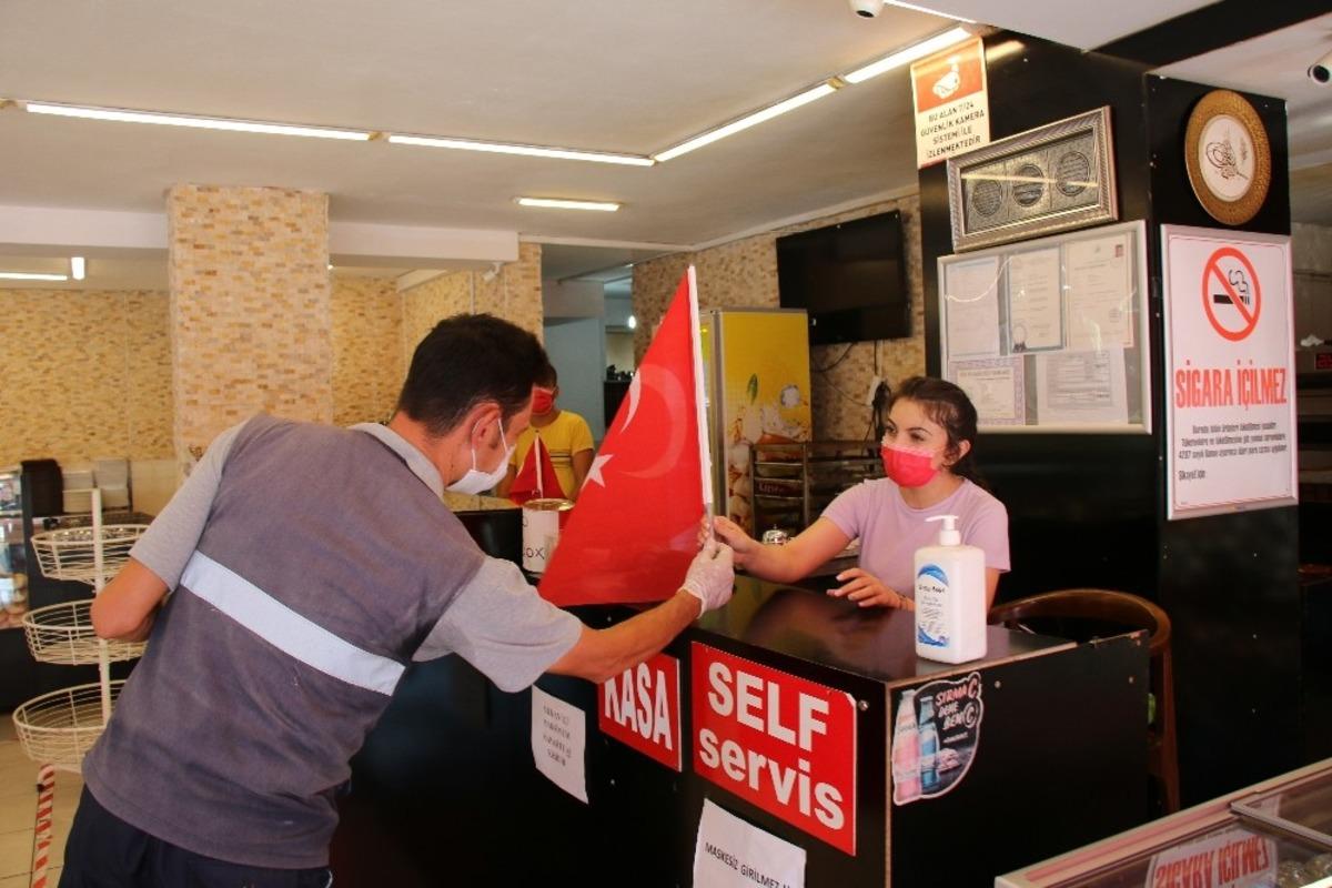 B&uuml;y&uuml;kşehir 30 Ağustos i&ccedil;in Antalya&rsquo;yı T&uuml;rk bayrağı ile donatıyor