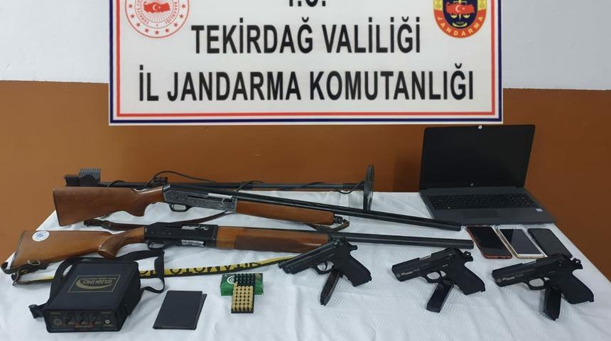 Ka&ccedil;ak silah ticareti yapanlar mermiyi '&ccedil;ekirdek', silahı 'cesaret' olarak şifrelemiş