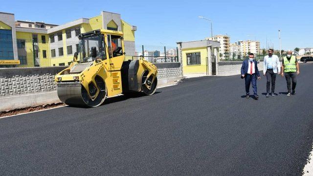 Bağlar Belediyesi okul bölgesine yol kazandırdı