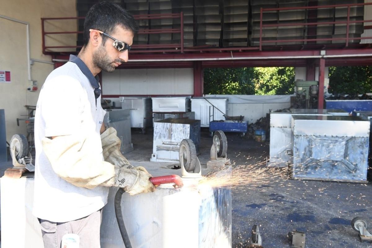 Konyaaltı&rsquo;nda &ccedil;&ouml;p konteynerleri yer altına alınıyor