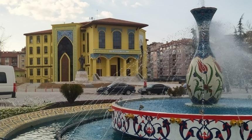 K&uuml;tahya&rsquo;da kına organizasyonları ve pazar yerlerinde sigara i&ccedil;ilmesi yasaklandı