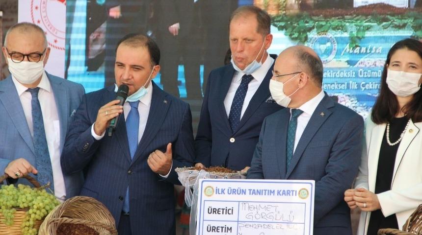 Baybatur: "Bu yıl üzüm yüz güldürüyor"