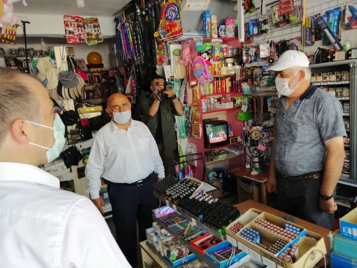 Kaymakam ve Başkan vatandaşları korona vir&uuml;se karşı bilgilendirdi