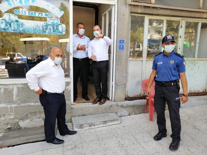 Kaymakam ve Başkan vatandaşları korona virüse karşı bilgilendirdi G3