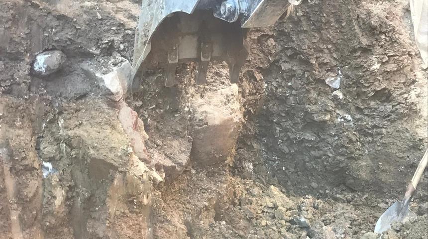 Hakkari'de 'define' heyecanı! K&uuml;p bulundu, hafriyat &ccedil;alışması durdu