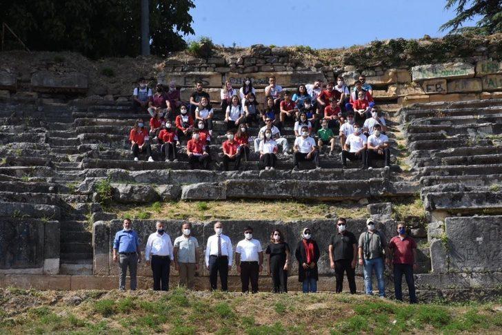Konuralp antik kenti yerli yabancı turistlerin gözdesi oldu G1