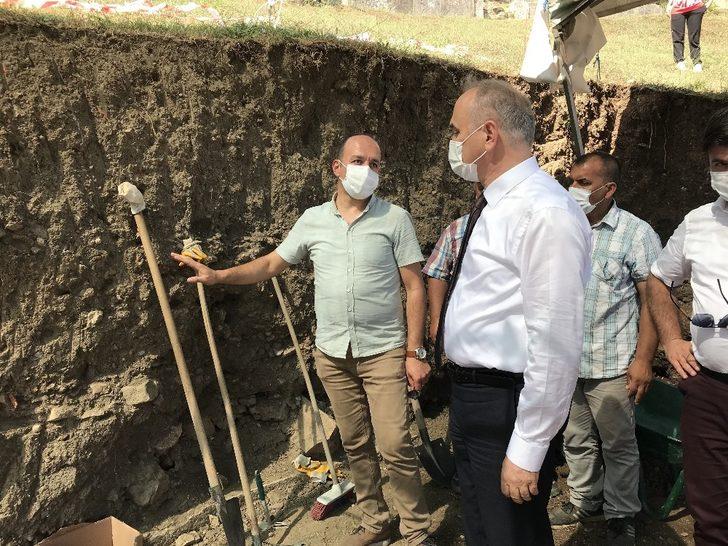 Konuralp antik kenti yerli yabancı turistlerin gözdesi oldu G2