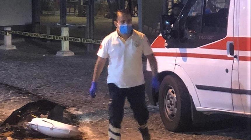 Datça'da kafe önündeki masada oturanlara otomobil çarptı: 5 yaralı