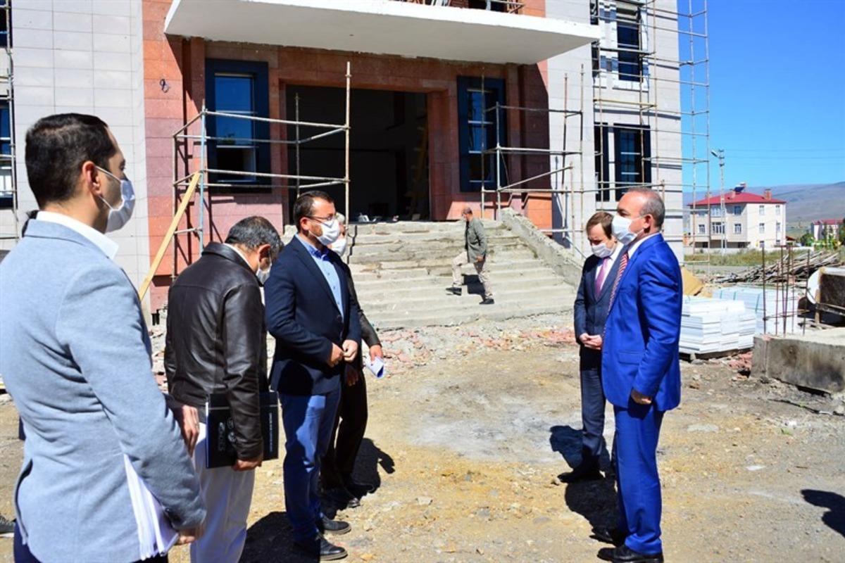 Vali H&uuml;seyin &Ouml;ner, 112 Acil &Ccedil;ağrı Merkezi Hizmet Binası İnşaatında incelemelerde bulundu