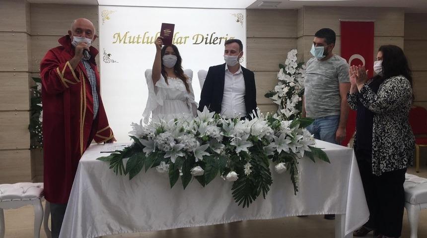 Aydın&rsquo;da d&uuml;ğ&uuml;nlerde gelin ve damat harici oynamak yasaklandı