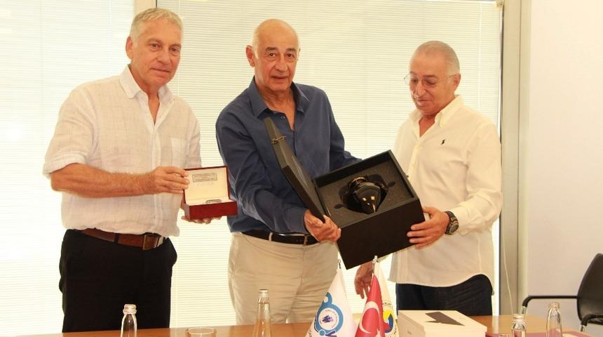 MDTO Genel Sekreteri &Ouml;zbenli emekli oldu