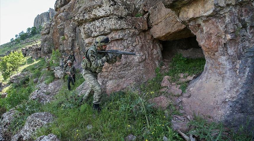 İ&ccedil;işleri Bakanı Soylu: 1'i turuncu, 2'si gri kategoride 5 ter&ouml;rist etkisiz hale getirildi