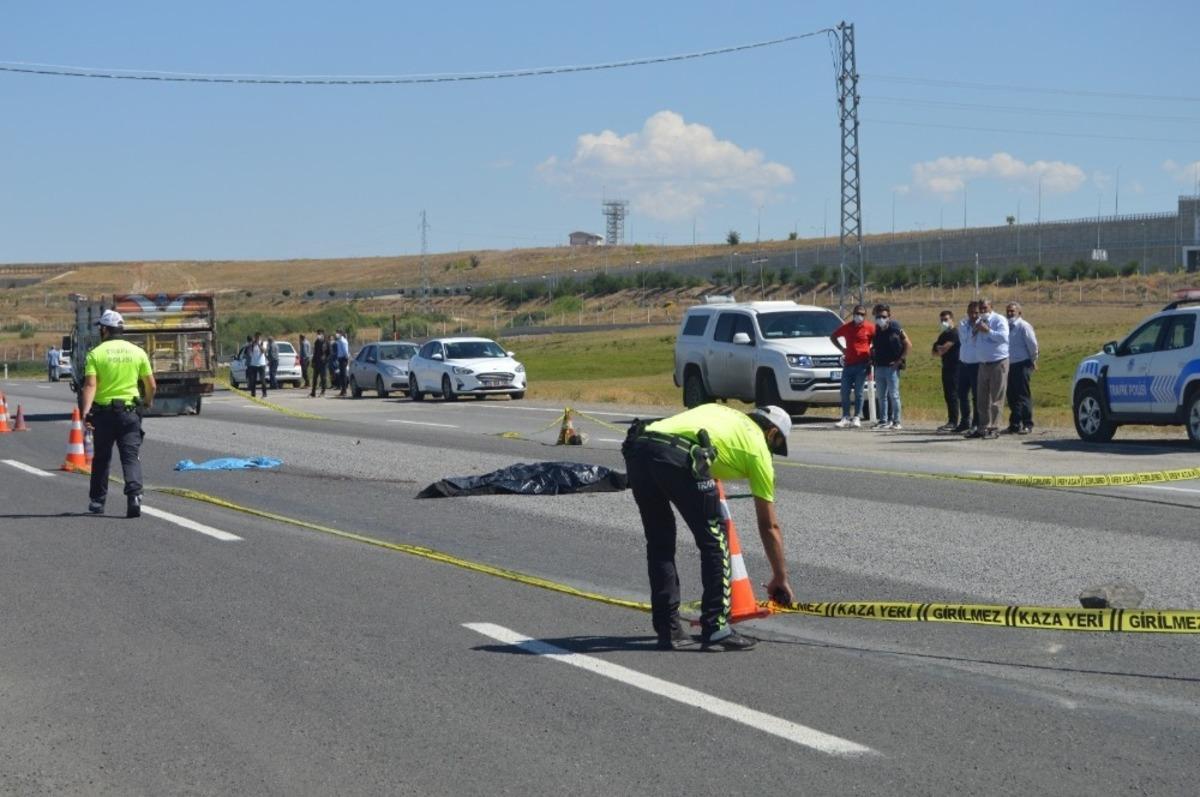 Ağrı&rsquo;da trafik kazası: 1 &ouml;l&uuml;