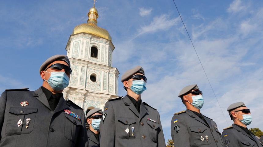 Ukrayna&rsquo;da artan vaka sayısı,  sınırları yabancılara yeniden kapattırdı
