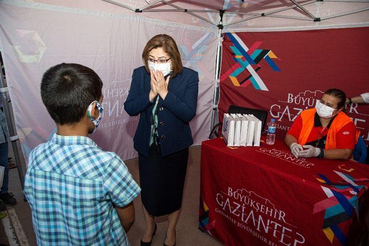 Büyükşehir belediyesi’nin öğrencilere yönelik hijyen dersi sürüyor G3