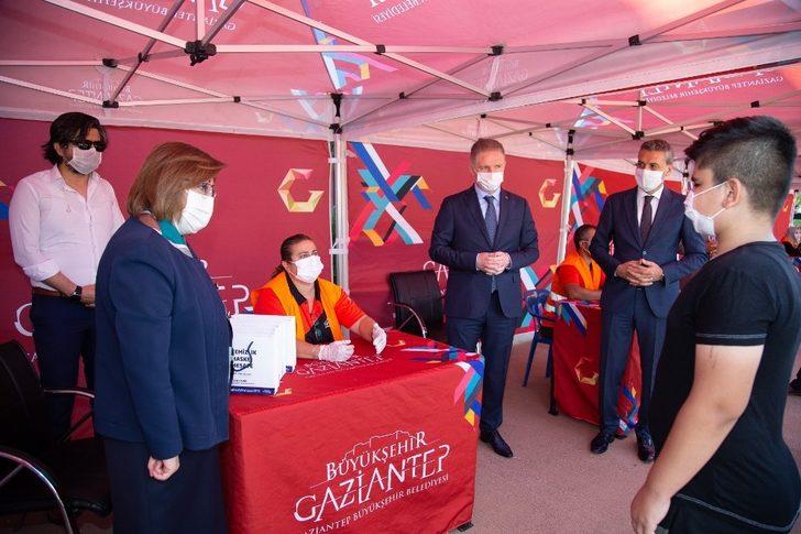 Büyükşehir belediyesi’nin öğrencilere yönelik hijyen dersi sürüyor G4