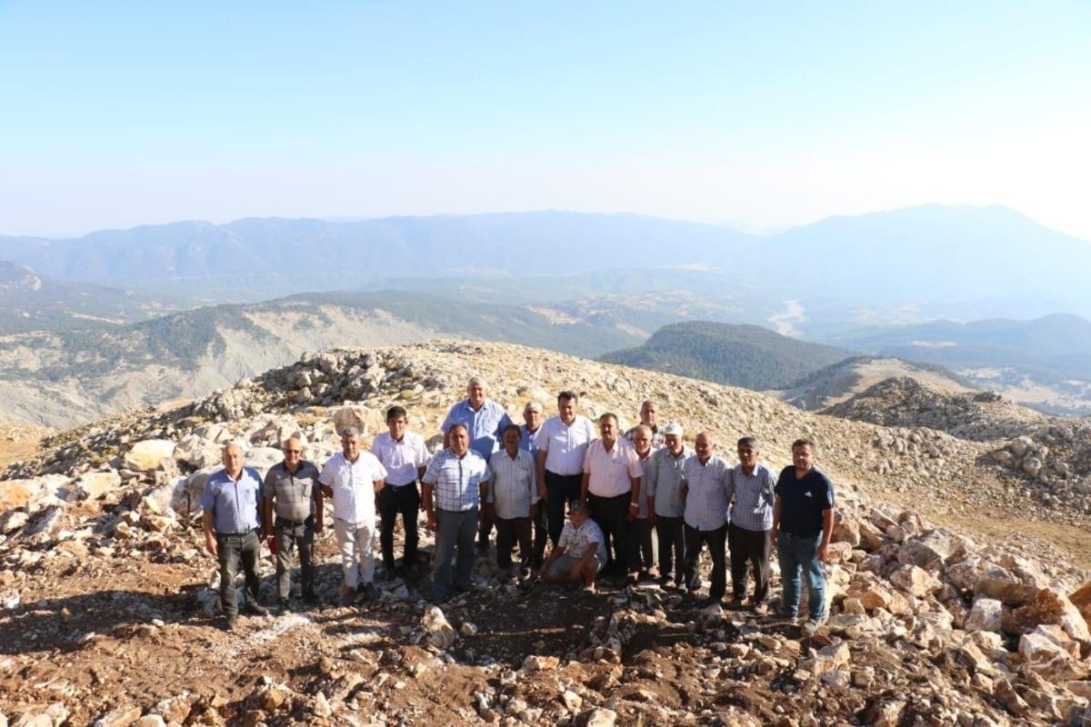 Başkan Ulutaş, Y&ouml;r&uuml;klerin yol sevincine ortak oldu