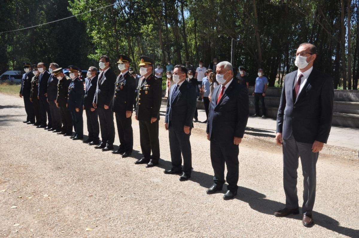 28 Ağustos 1922&rsquo;deki muharebelerde şehit d&uuml;şen kahramanlar anıldı